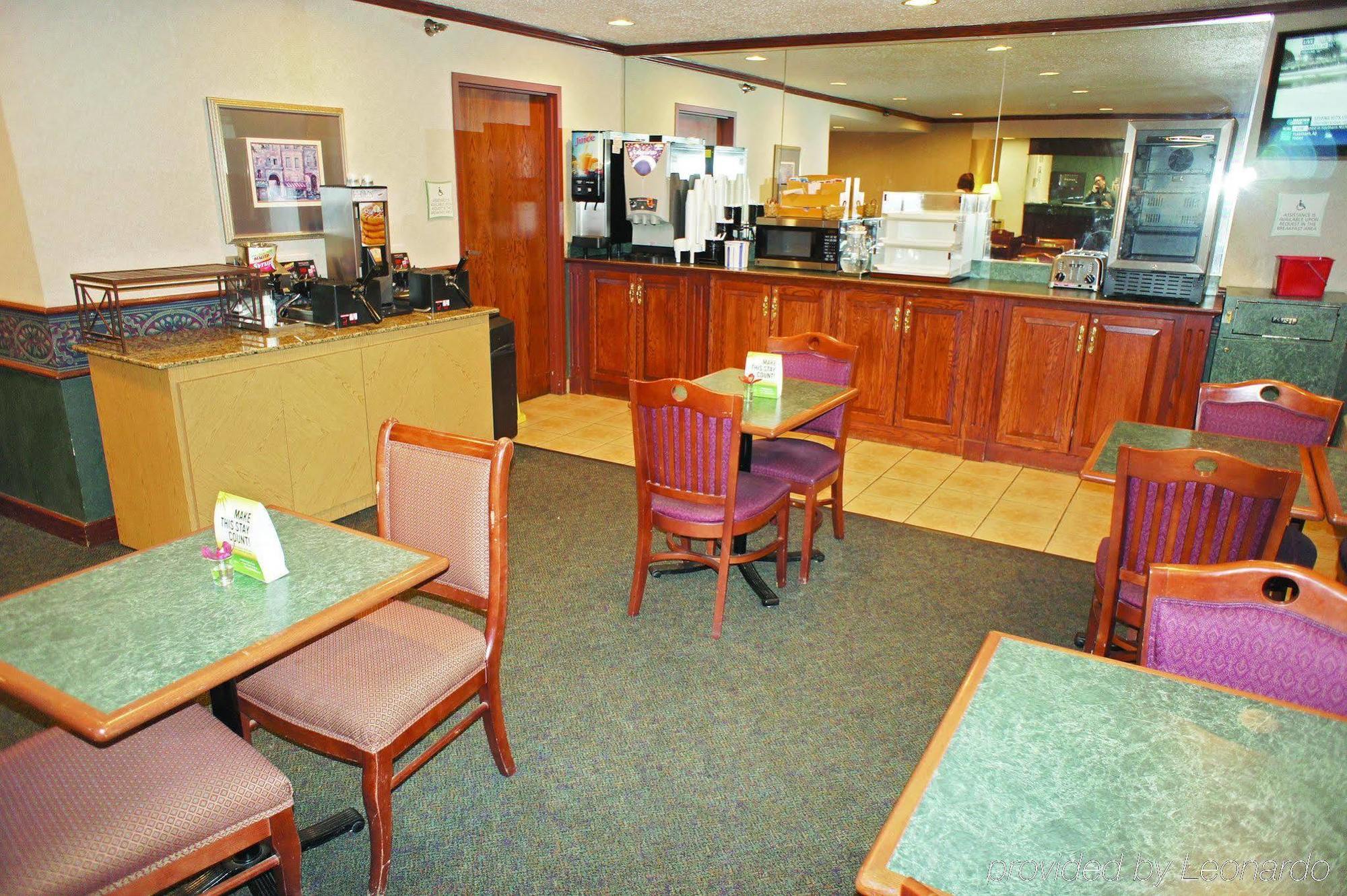 La Quinta Inn By Wyndham Indianapolis Airport Executive Dr Exterior foto